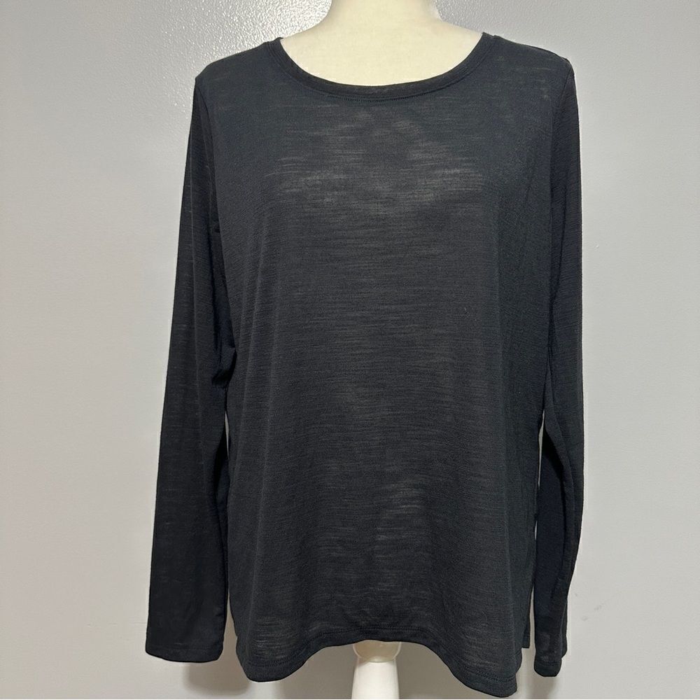 UNDER ARMOUR Heat Gear, Black, Long Sleeve, Open Back, Pullover Top size L
